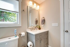 West Atlanta Craftsman Studio With Front Yard!