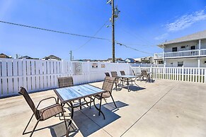 Cozy Atlantic Beach Studio w/ Community Pool!