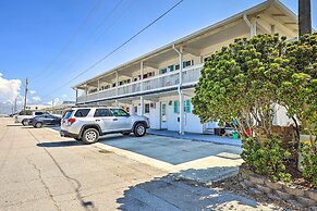 Atlantic Beach Studio w/ Community Pool!
