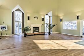 Lovely Norwich Villa, On Golf Course w/ Amenities!