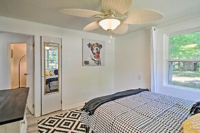Stylish Dog-friendly Bungalow: Steps to Elk Lake