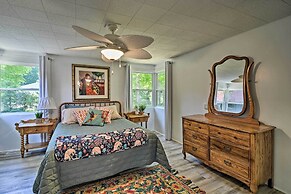 Stylish Dog-friendly Bungalow: Steps to Elk Lake