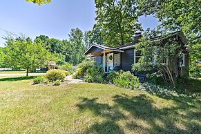 Stylish Dog-friendly Bungalow: Steps to Elk Lake