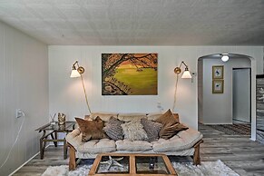 Stylish Dog-friendly Bungalow: Steps to Elk Lake