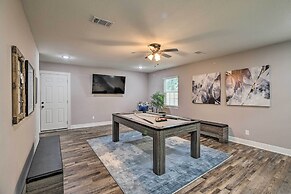 Spacious Houston Family Home With Game Room!