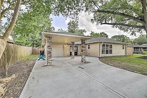Spacious Houston Family Home With Game Room!