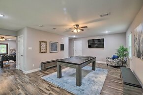 Spacious Houston Family Home With Game Room!