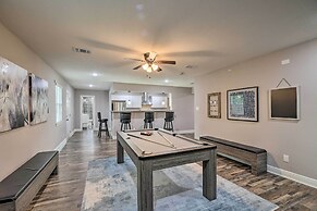 Spacious Houston Family Home With Game Room!