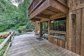 Quiet Max Meadows Cabin, 12 Acres of Property