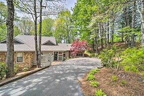 Scenic Sapphire Condo w/ Deck + Gas Grill!