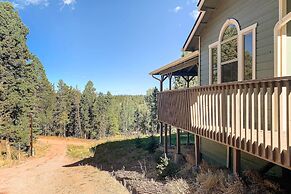 Hilltop Haven in Florissant: Deck + Mountain View!