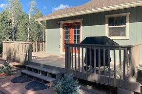 Hilltop Haven in Florissant: Deck + Mountain View!