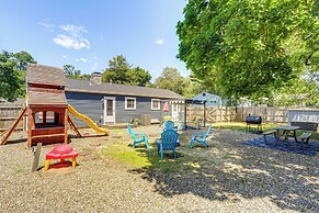 Bayville Getaway w/ Fire Pit - 2 Mi to Beach!