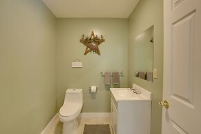 Bethel Chalet w/ Hot Tub: 3 Miles to Sunday River!