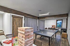 Homey Cle Elum Lake Apt w/ Shared Hot Tub & Views!