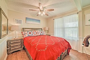 Rockport Bayfront Studio w/ Patio: 'casa Familia'