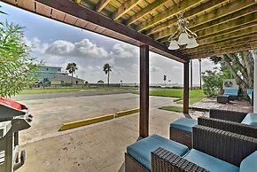 Rockport Bayfront Studio w/ Patio: 'casa Familia'