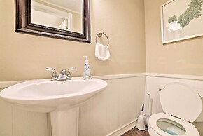 Rockport Bayfront Studio w/ Patio: 'casa Familia'