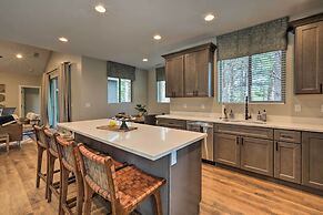 Lavish National Forest Retreat w/ Hot Tub + Views!