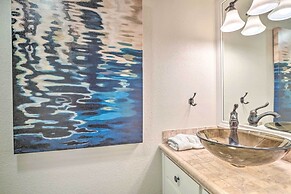 Horseshoe Bay Townhome w/ Patio & Outdoor Pool!