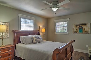 Cozy Home Blocks to Georgetown Square & SU!