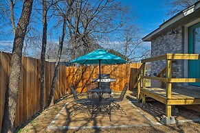 Cozy Home Blocks to Georgetown Square & SU!