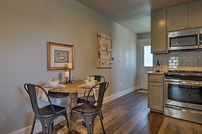 Cozy Home Blocks to Georgetown Square & SU!