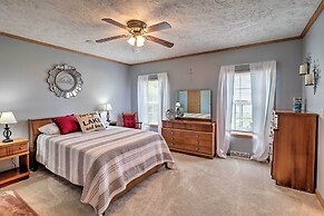 Lyndonville Home w/ Fire Pit, Screened Patio & A/C