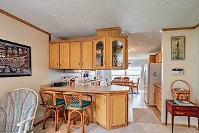 Lyndonville Home w/ Fire Pit, Screened Patio & A/C