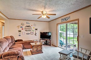 Lyndonville Home w/ Fire Pit, Screened Patio & A/C