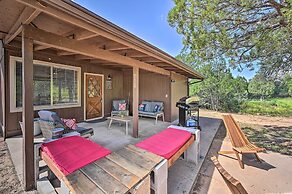 Peaceful Strawberry Cabin: Fire Pit & Hot Tub