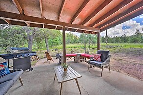 Peaceful Strawberry Cabin: Fire Pit & Hot Tub