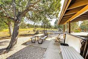Peaceful Strawberry Cabin: Fire Pit & Hot Tub