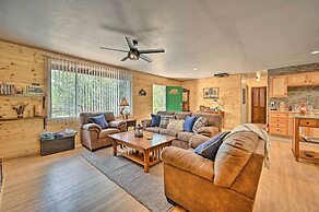 Peaceful Strawberry Cabin: Fire Pit & Hot Tub