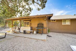Peaceful Strawberry Cabin: Fire Pit & Hot Tub