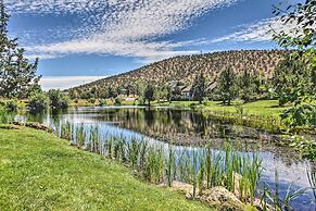 Pet-friendly Townhome w/ Hot Tub in Redmond!