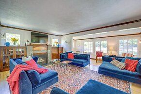 Near Golf Courses: Family Home in Bellaire