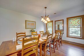 Near Golf Courses: Family Home in Bellaire