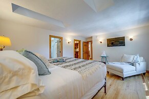 Near Golf Courses: Family Home in Bellaire