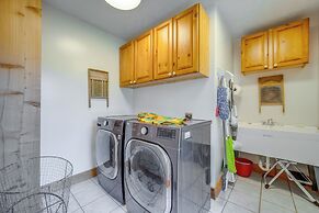 Near Golf Courses: Family Home in Bellaire