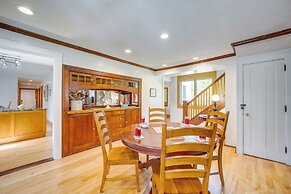 Near Golf Courses: Family Home in Bellaire