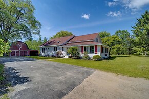 Near Golf Courses: Family Home in Bellaire