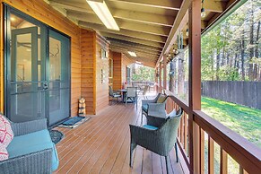 Beautiful Cabin w/ Deck Near Woodland Lake Park!