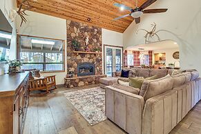 Beautiful Cabin w/ Deck Near Woodland Lake Park!