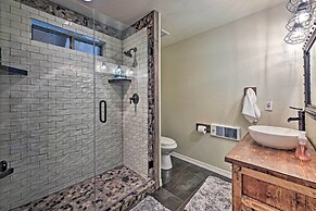 Beautiful Cabin w/ Deck Near Woodland Lake Park!