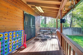 Beautiful Cabin w/ Deck Near Woodland Lake Park!