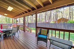 Beautiful Cabin w/ Deck Near Woodland Lake Park!