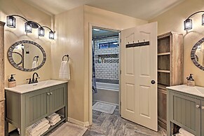 Beautiful Cabin w/ Deck Near Woodland Lake Park!