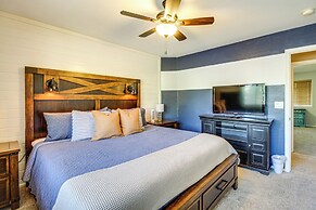 Beautiful Cabin w/ Deck Near Woodland Lake Park!