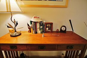 Phoenix Abode w/ Pool Access: Walk to Fashion Park